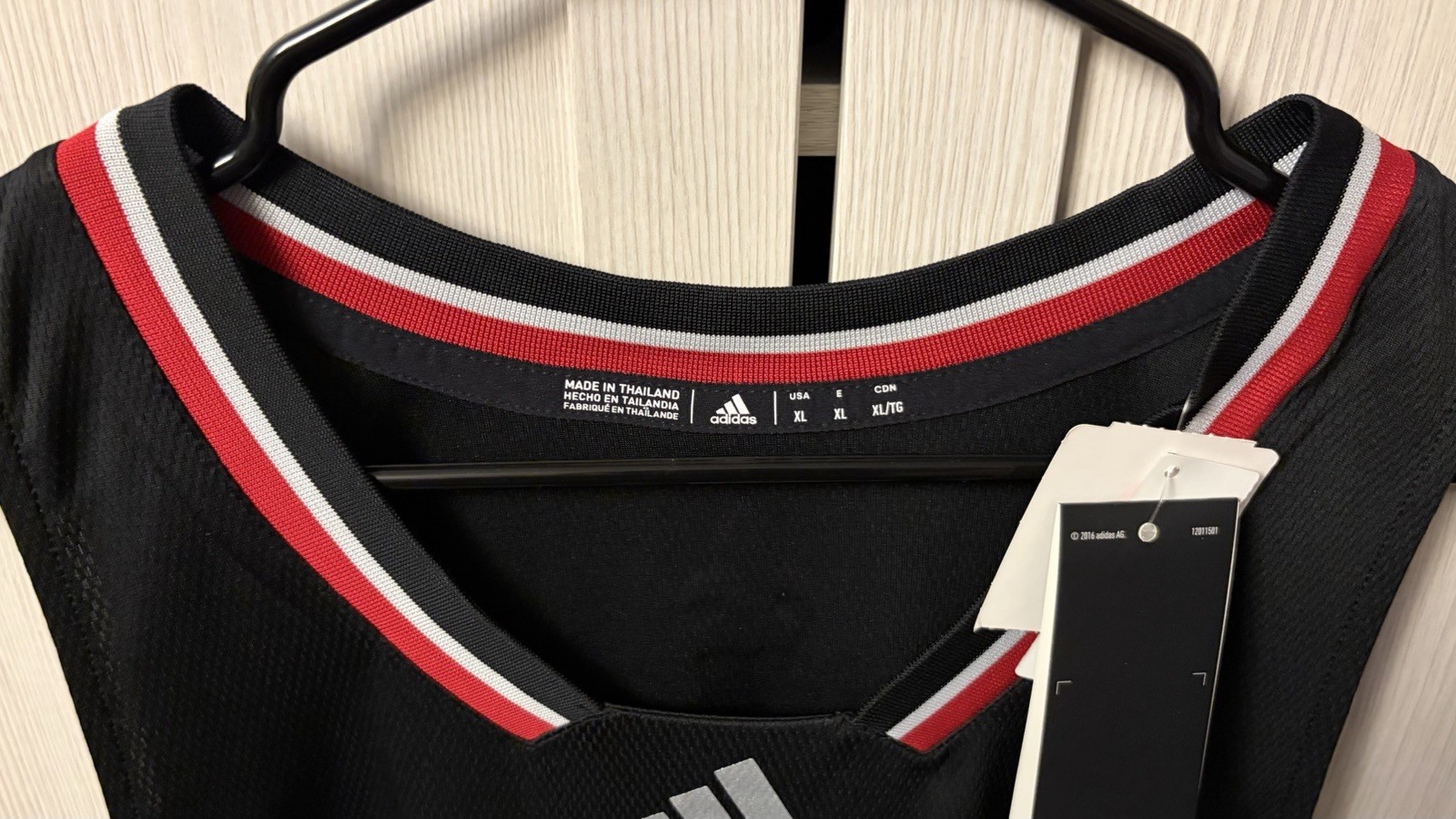 NWT Louisville Cardinals Men’s Adidas Basketball Jersey Size XL NCAA #45 Black