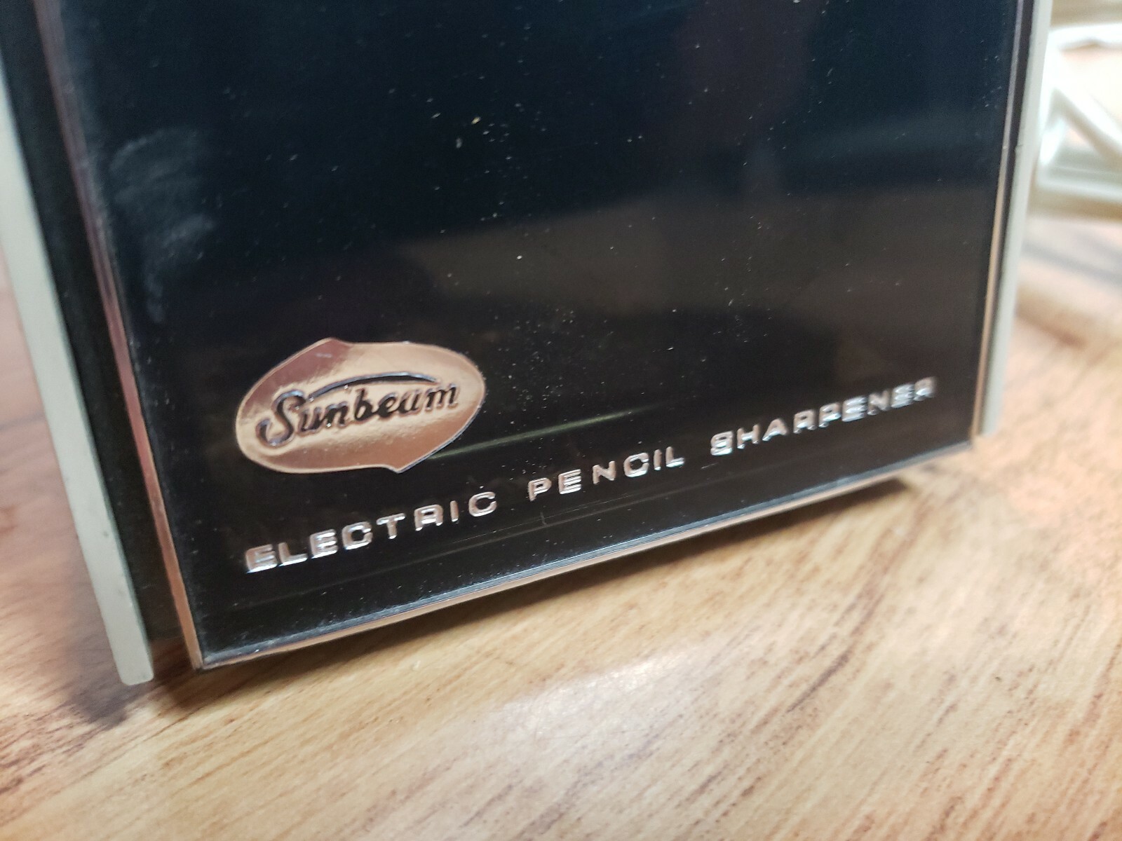 Vintage SUNBEAM Electric Pencil Sharpener Model ES-C B1324