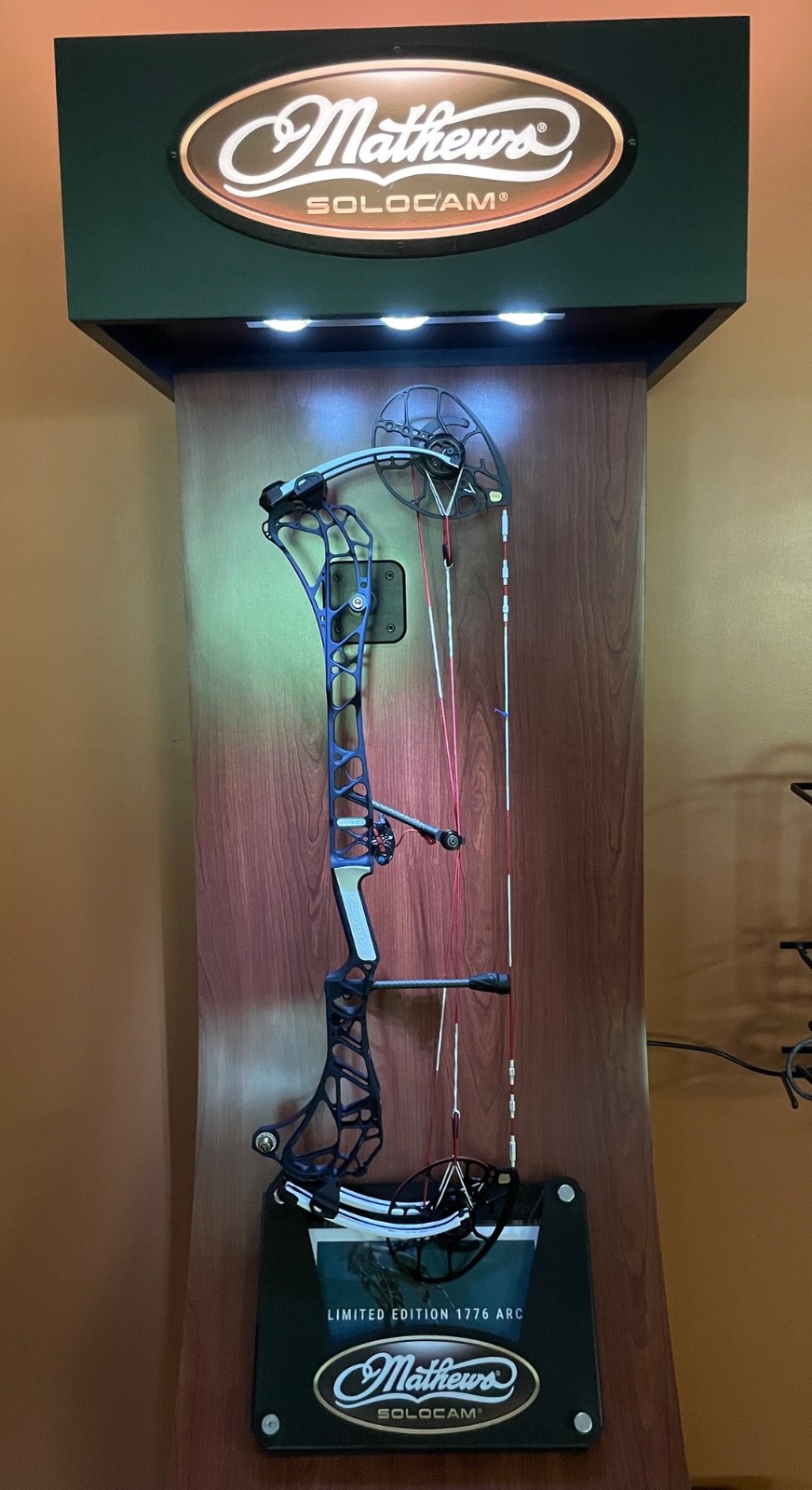 New Mathews ARC 34 "LIMITED 1776 EDITION" Bow with Limited Edition 1776 QAD Rest