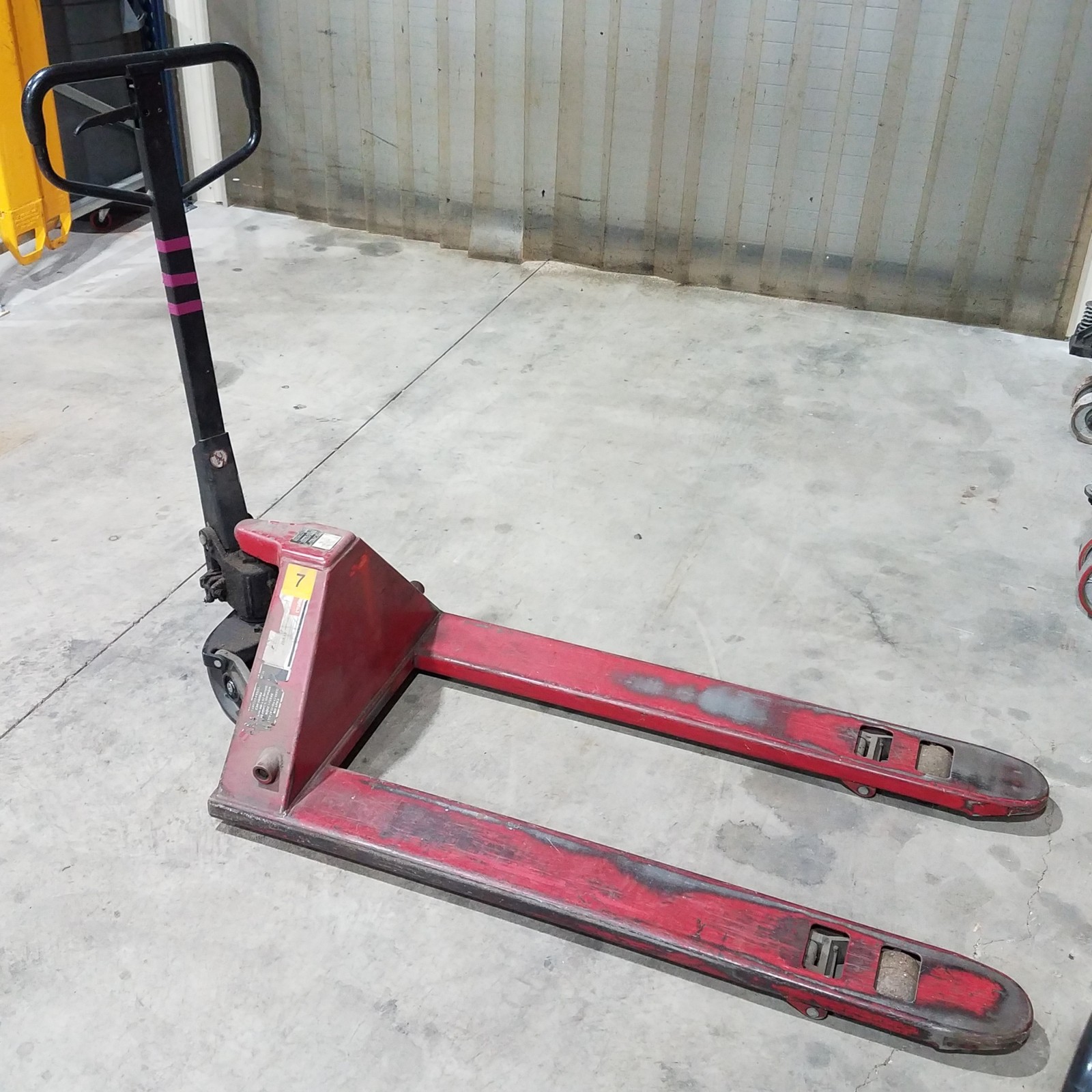 Dayton 4YX97, 5,500 Lb Cap. Hand Hydraulic Pallet Jack - USED