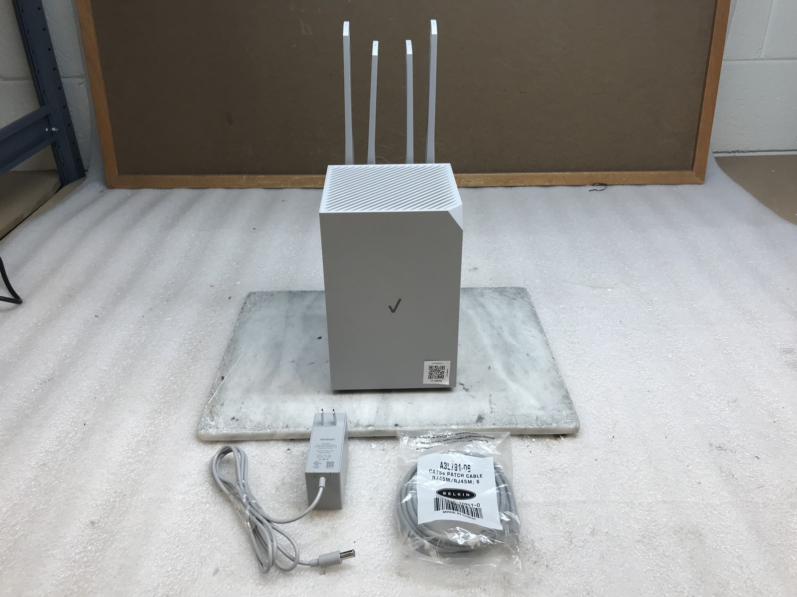 Verizon Business Internet Gateway ASK-NCM1100E Used includes POWER CORD