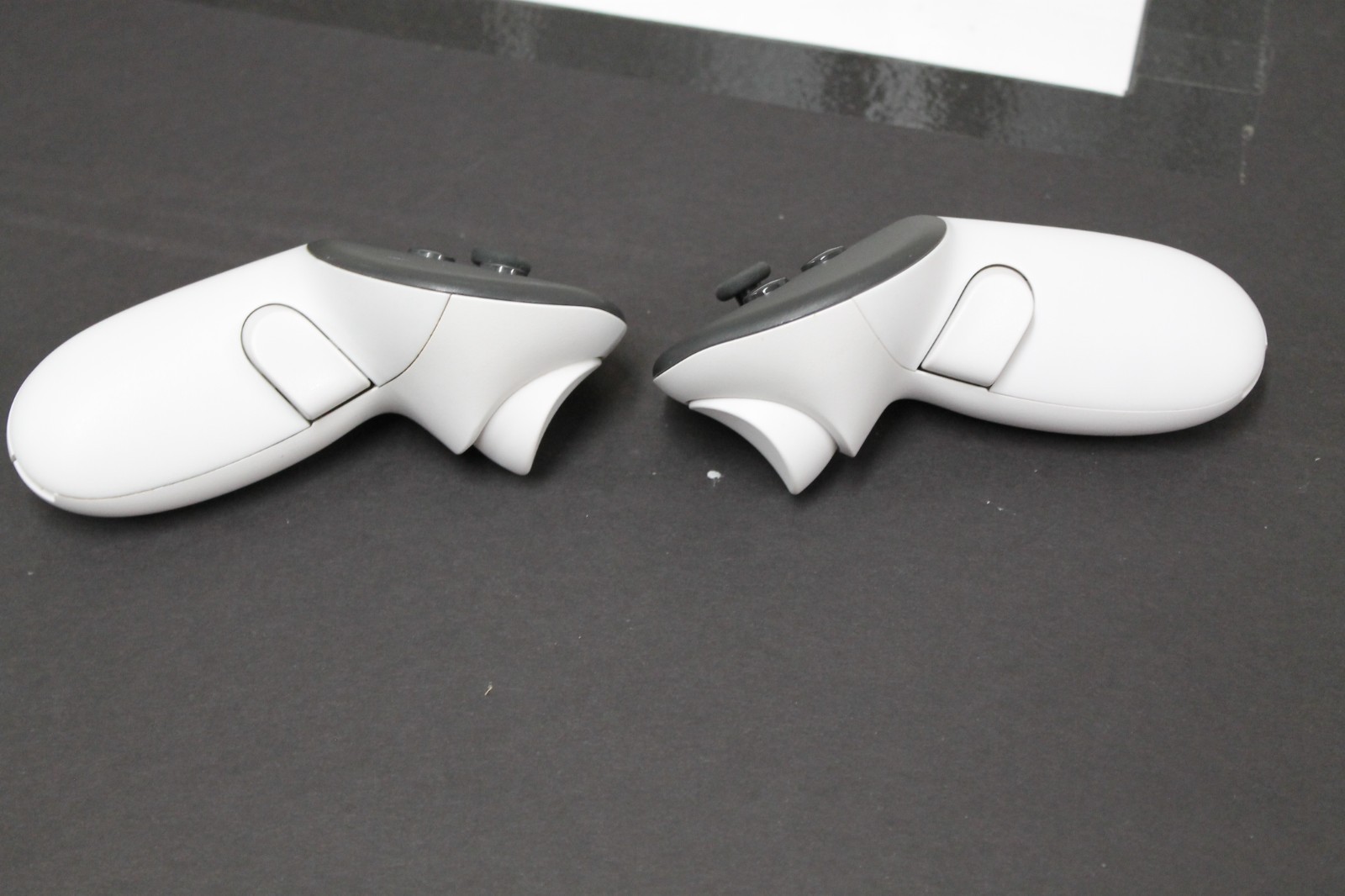 Genuine Meta Quest 3 / 3S VR Left & Right Pair Controllers ONLY, GREAT CONDITION