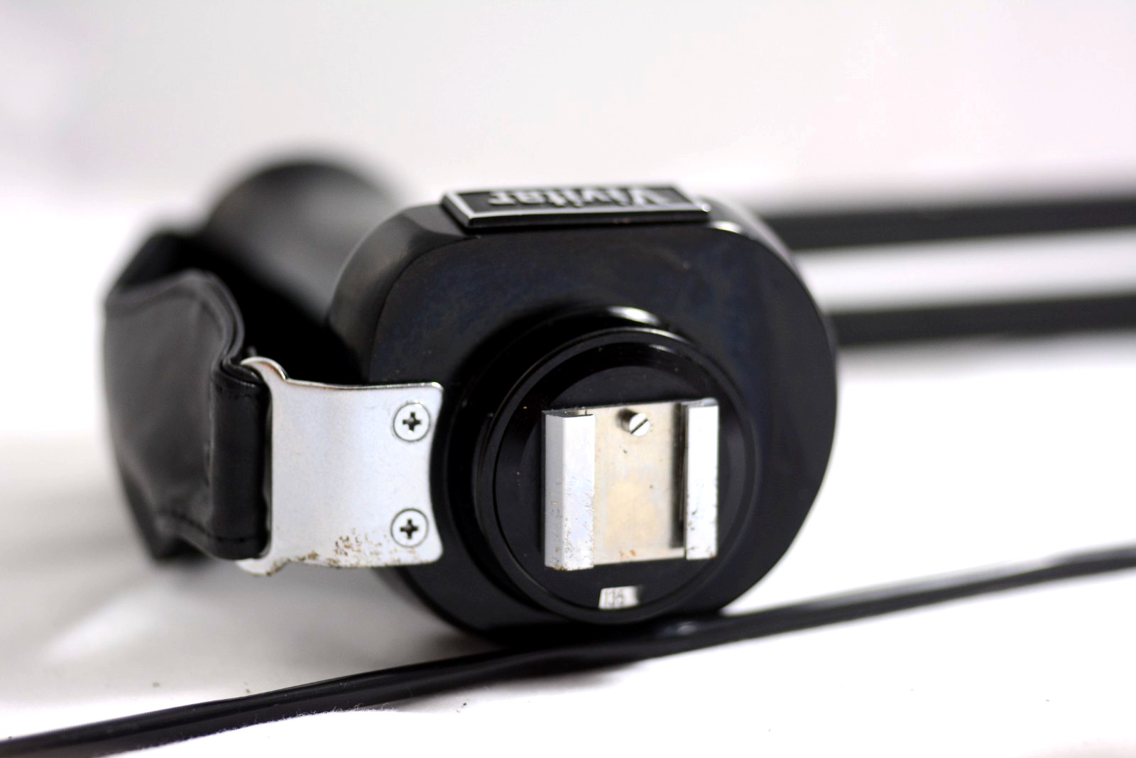 HEAVY DUTY VIVITAR QUICK RELEASE CAMERA FLASH BRACKET WITH CABLE SHUTTER RELEASE