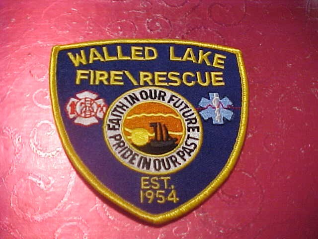 WALLED LAKE MICHIGAN FIRE DEPARTMENT PATCH SHOULDER SIZE UNUSED
