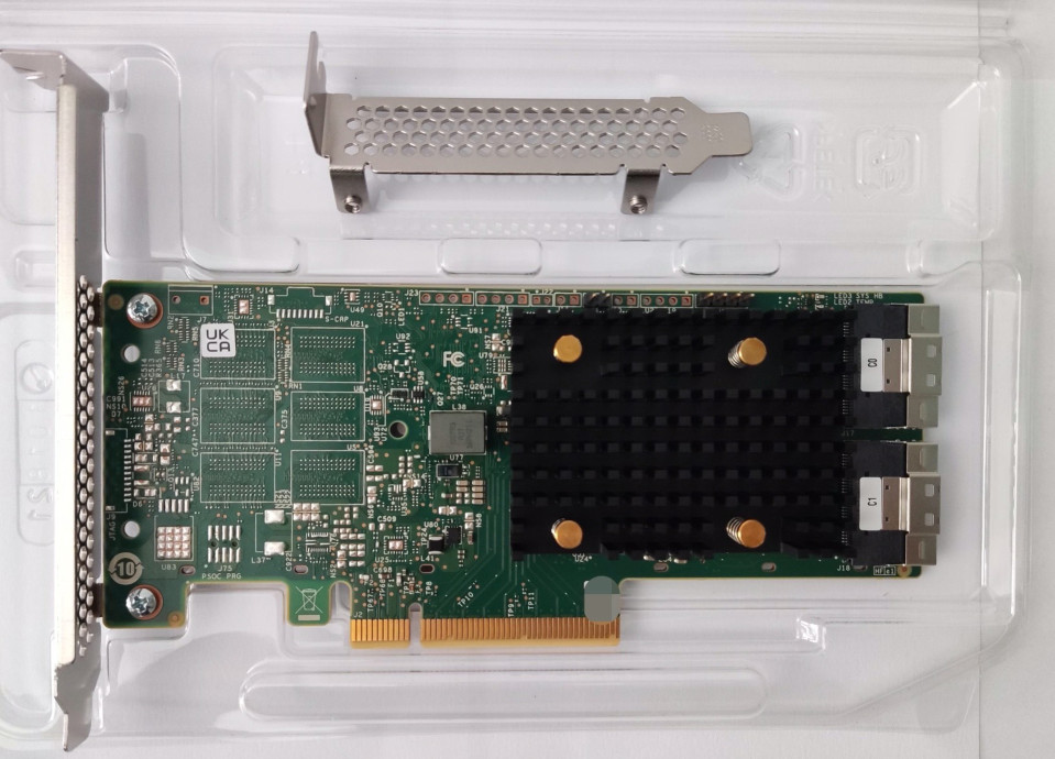 Broadcom HBA 9500-16i Tri-Mode storage controller SATA 6Gb/s / SAS 12Gb/s / PCIe