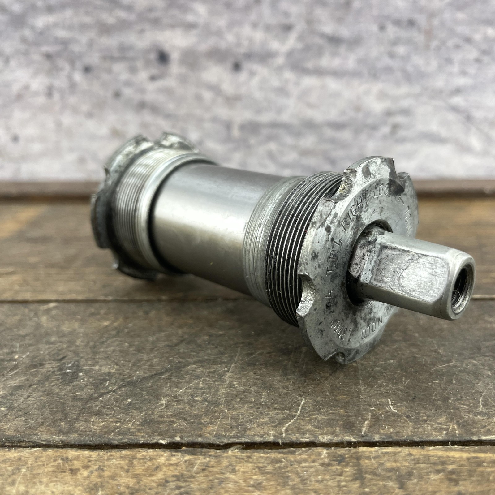 VIntage Campagnolo Bottom Bracket BSA 1.370x24 Square Taper 111 mm English 68