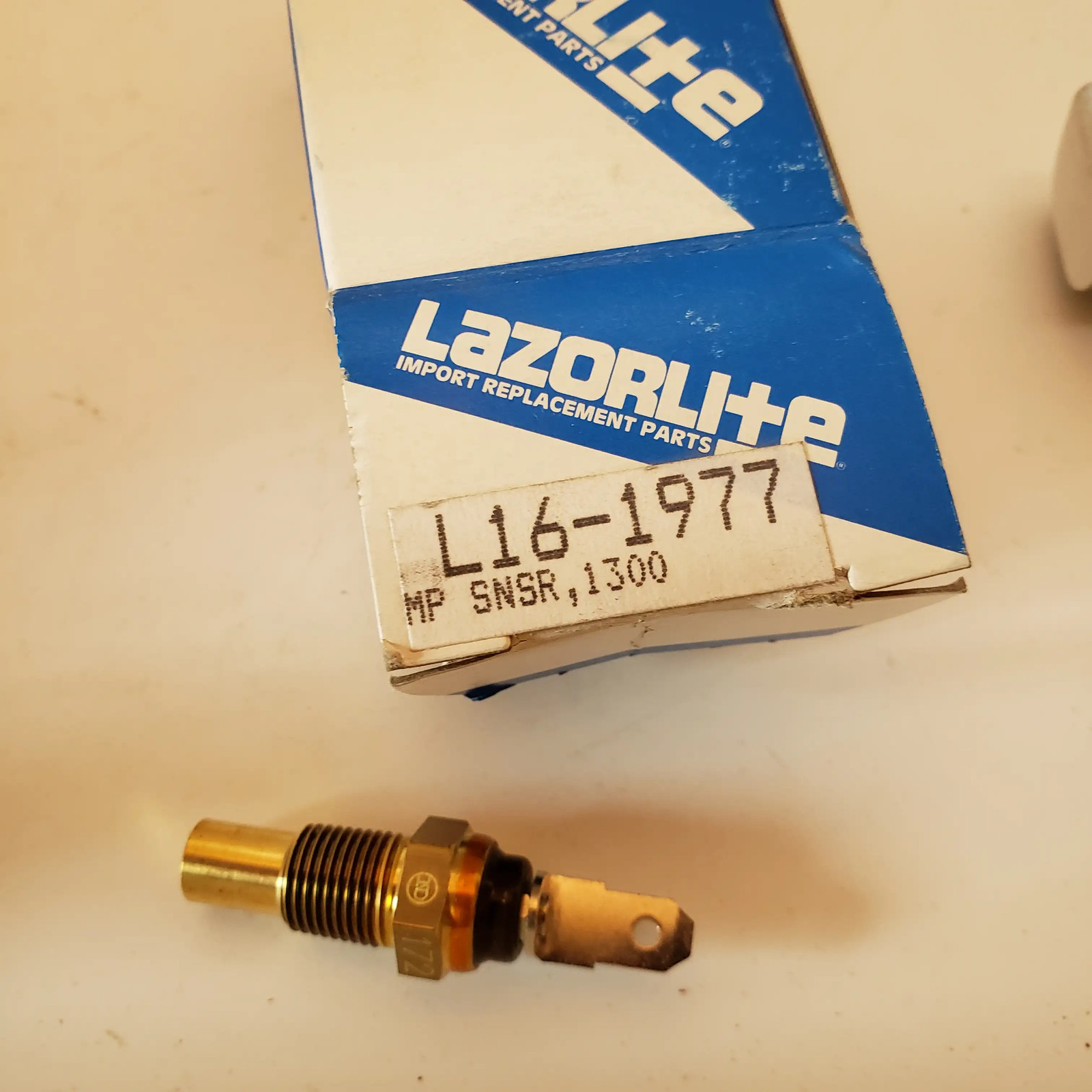 Temperature Sensor Sending Unit Switch Lazorlite L16-1977  NOS