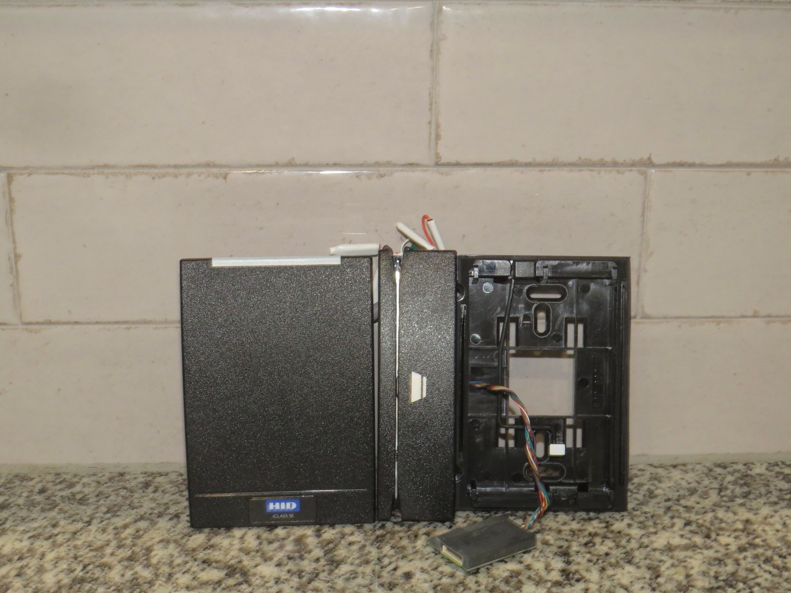 HID RM40 ICLASS SE 922NTNTEK0007F CARD READER RMPK40E