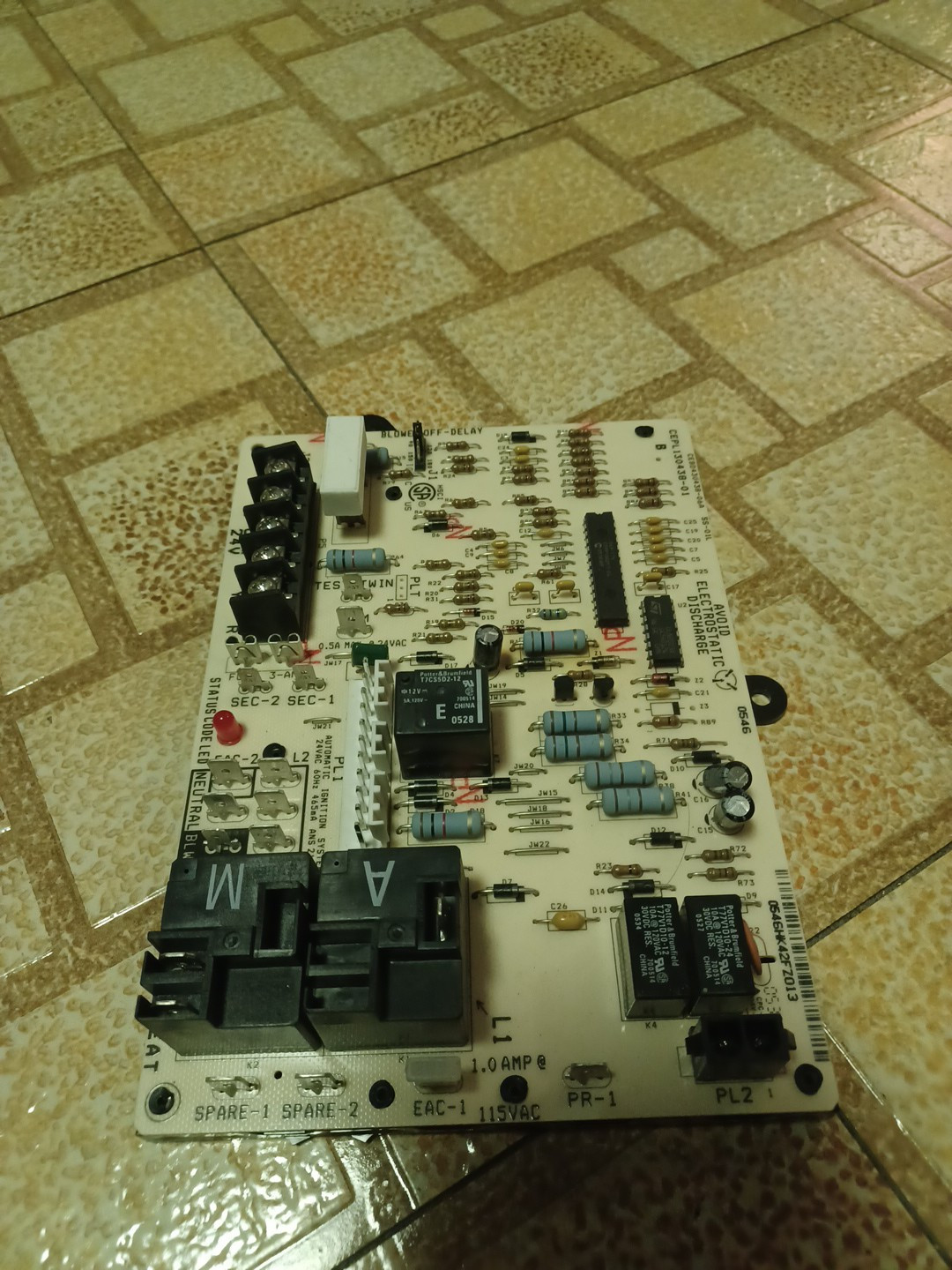 Carrier Bryant CEPL130438-01 Furnace Control Circuit Board HK42FZ013 - Used