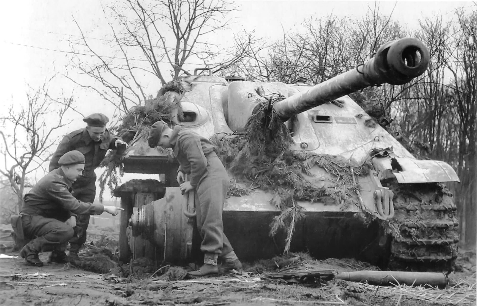 World War Two WW2 WWII Photo Brits Inspect German Jagdpanther Knocked Out   4400