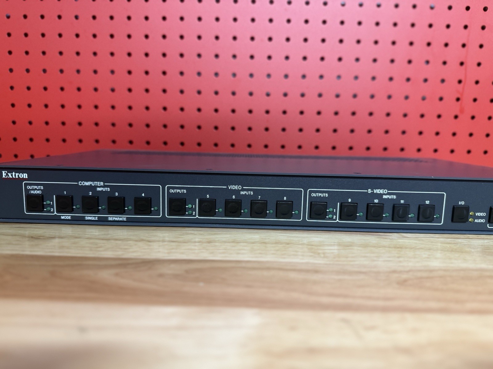 Extron MPX 423 A Media Presentation Matrix Switcher