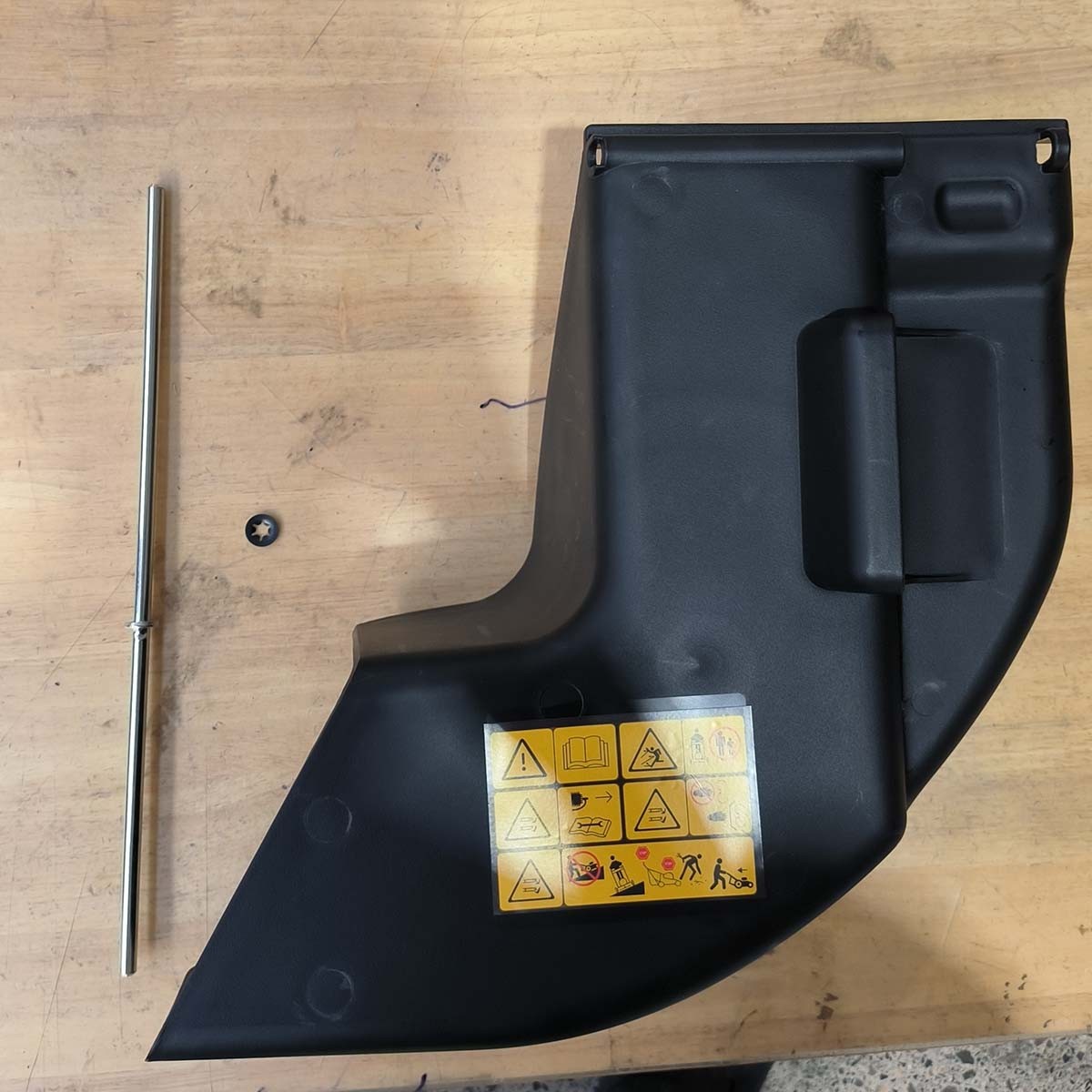 Fits TORO Rear Discharge Chute 21332 21319 29732 29734 136-7060 A