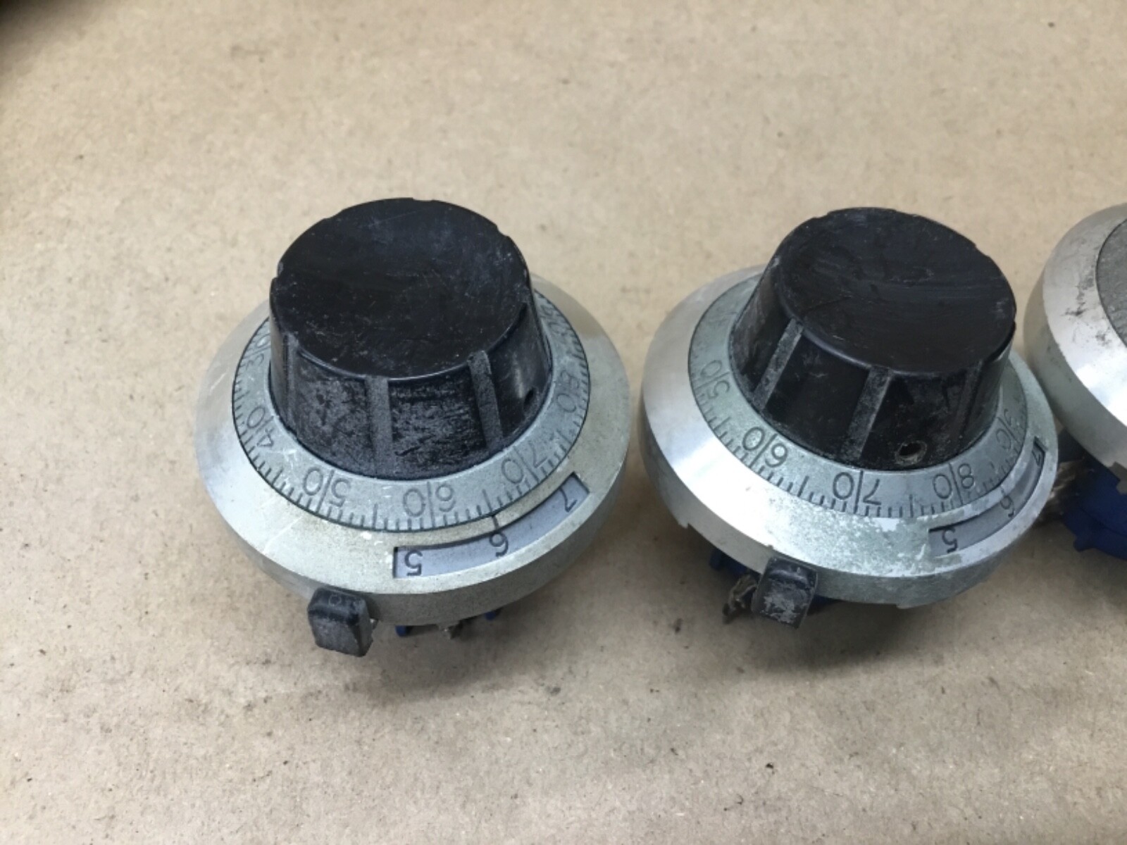 Lot of 5 Bourns 3590S-6-103L Potentiometer With Knob #101F63
