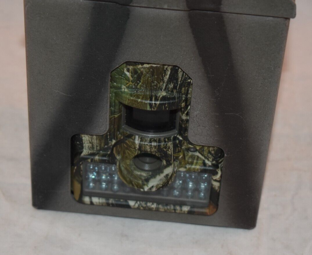 Moultrie M100 Gamespy Digital Game Camera with Cam Security Box A Used