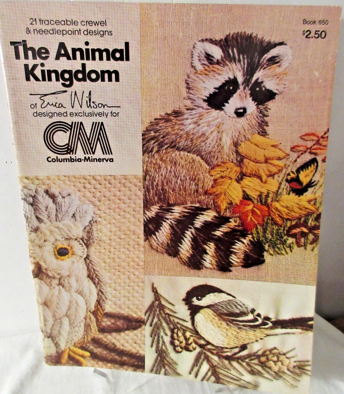 Vtg Erica Wilson THE ANIMAL KINGDOM Crewel & Needlepoint Book 1977