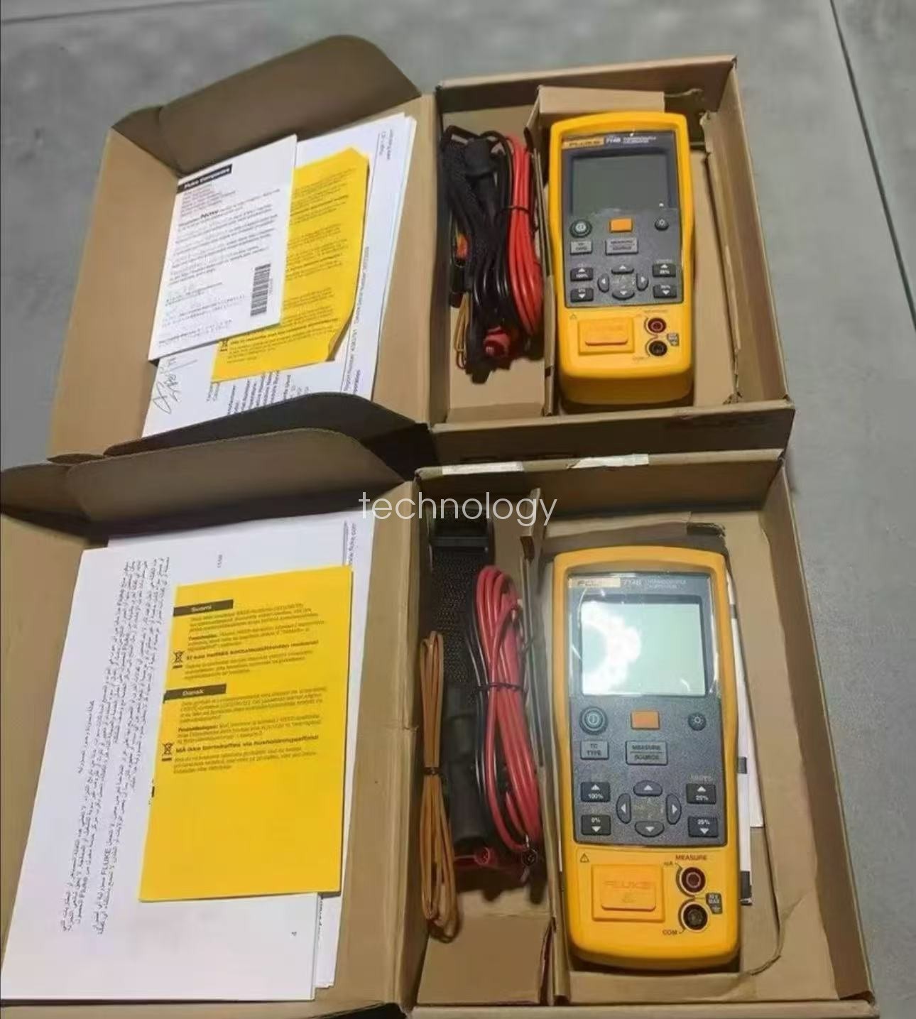FLUKE 714B THERMOCOUPLE CALIBRATOR  FREE SHIPPING-50L