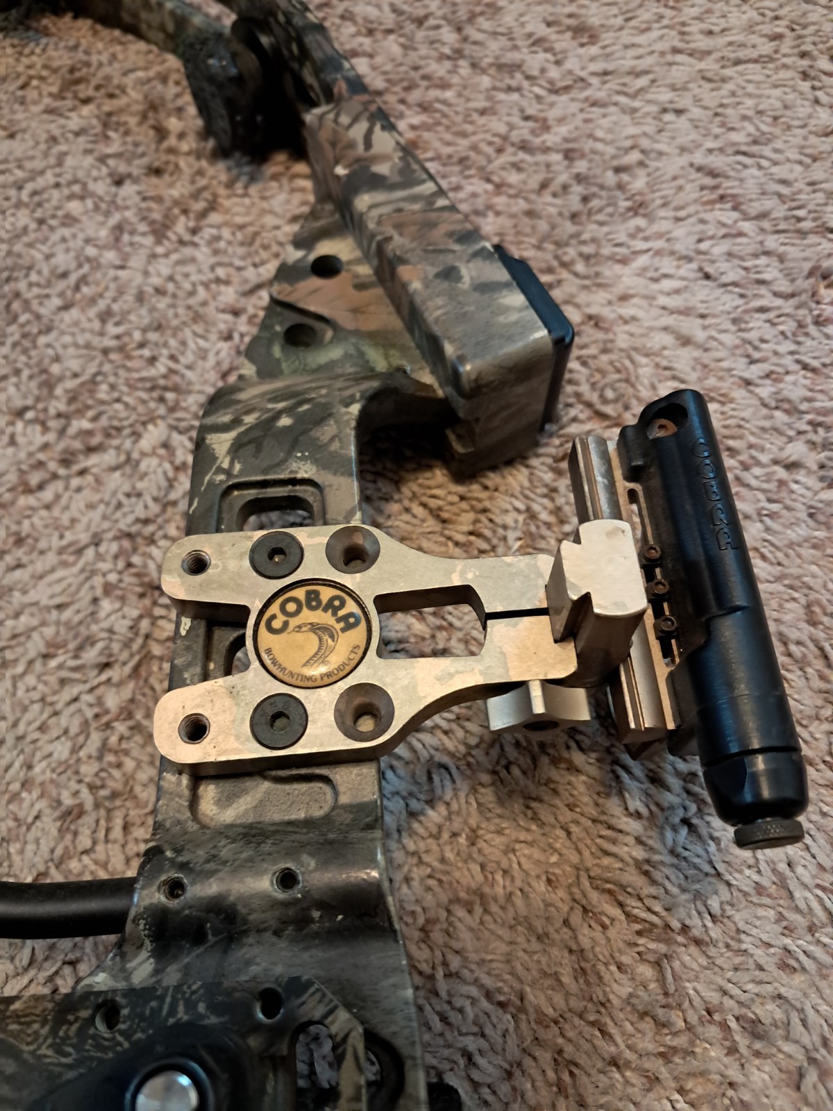 Golden Eagle SplitFire Right Hand Compound Bow 90lb / 29" Draw Length