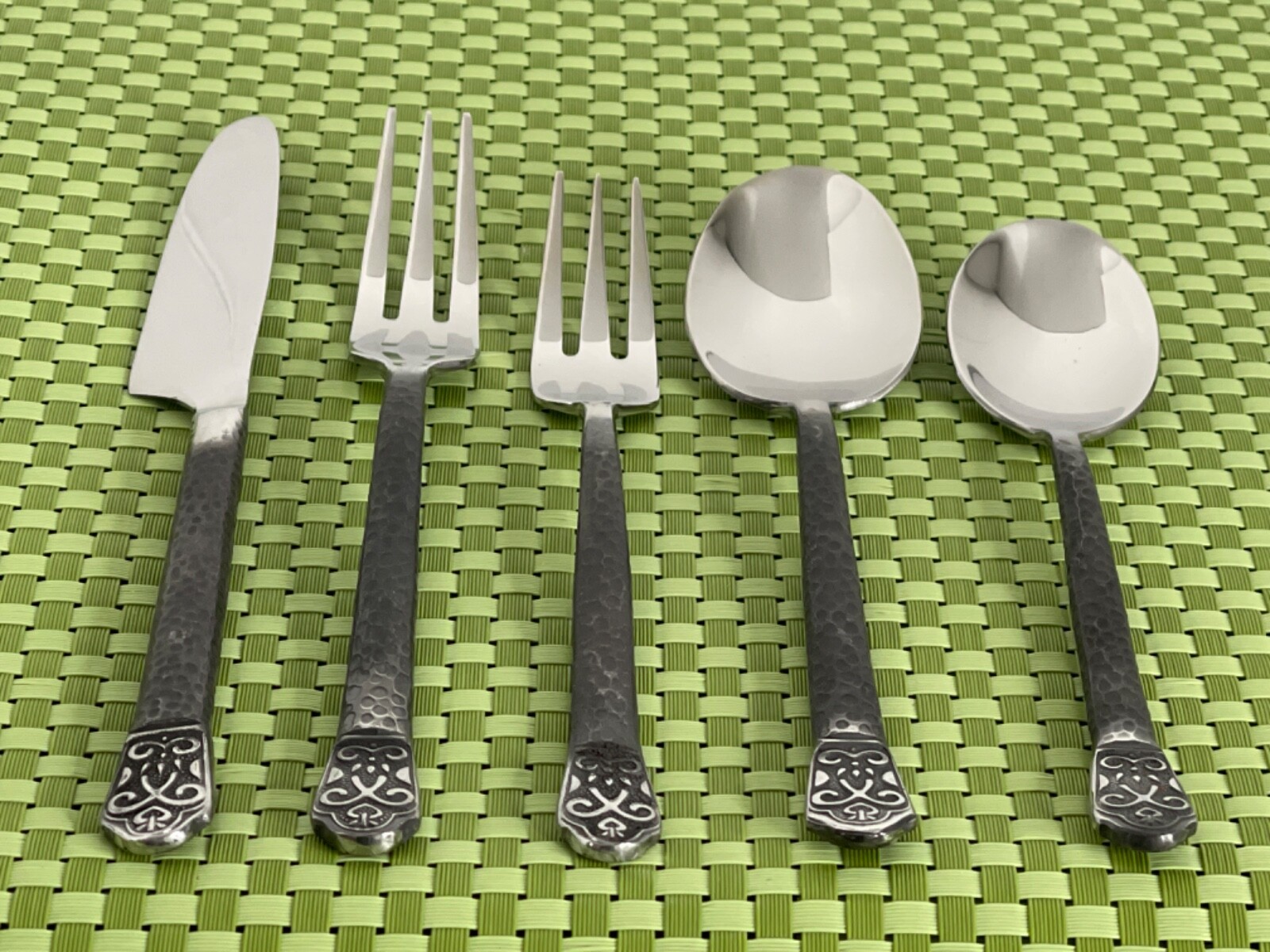 Gourmet Settings AVALON Stainless Hammered GS 18/10 Flatware SMART CHOICE B56N
