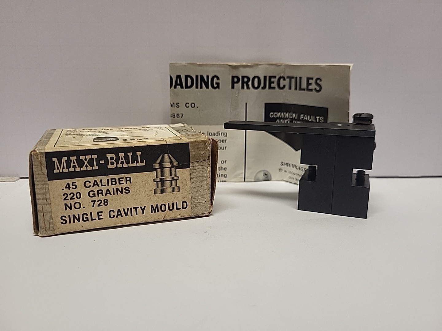 THOMPSON CENTER T/C .45 CALIBER MAXI BALL MOULD 1 CAVITY 220 GRAINS NO. 728 NOS
