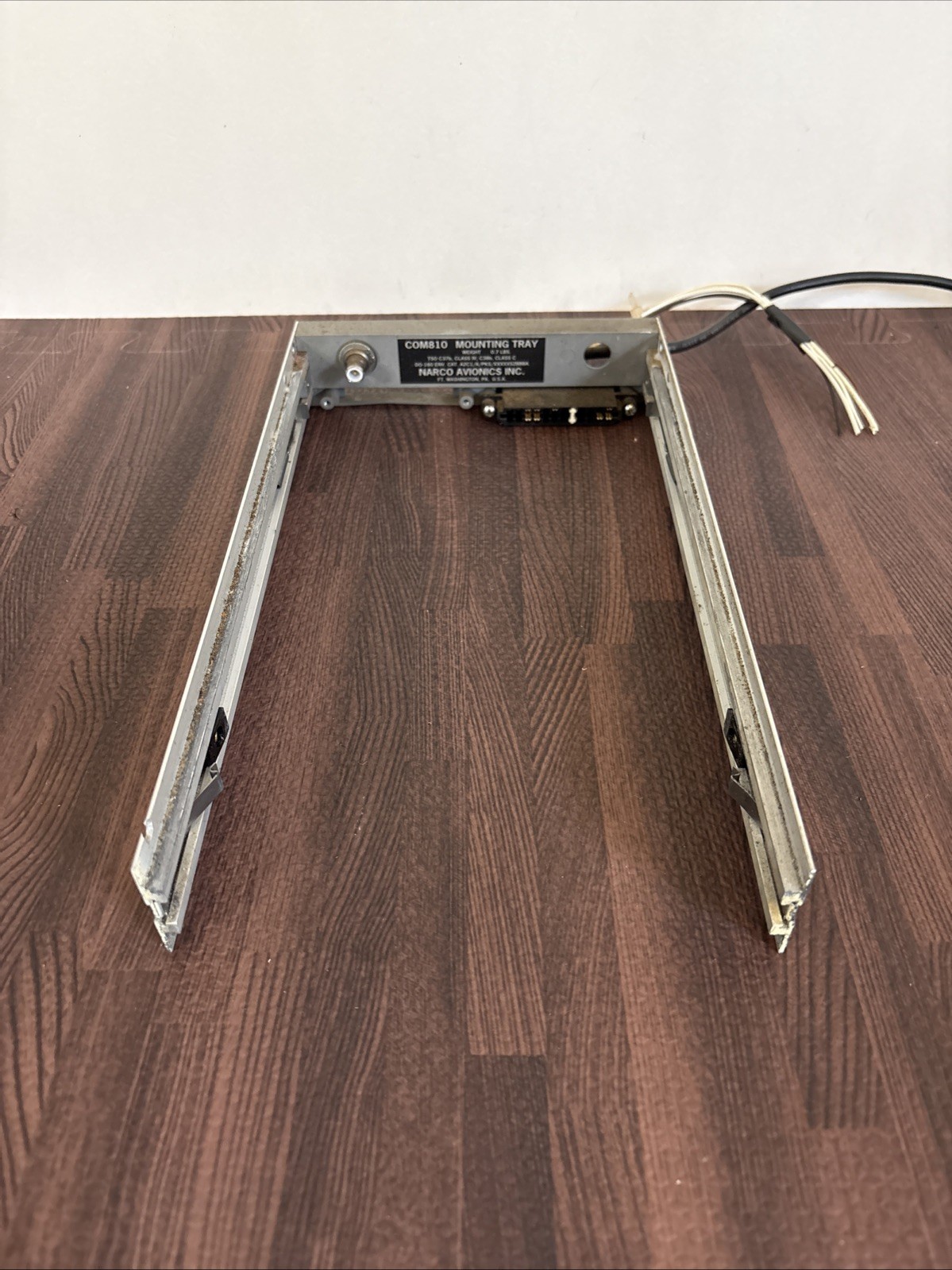 Narco 810 Mounting Tray And Connector