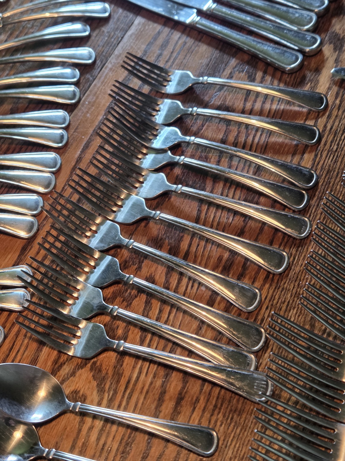 71 Pcs Reed & Barton MENDON Select 18/10 Stainless Flatware W/ Large Serving Pcs