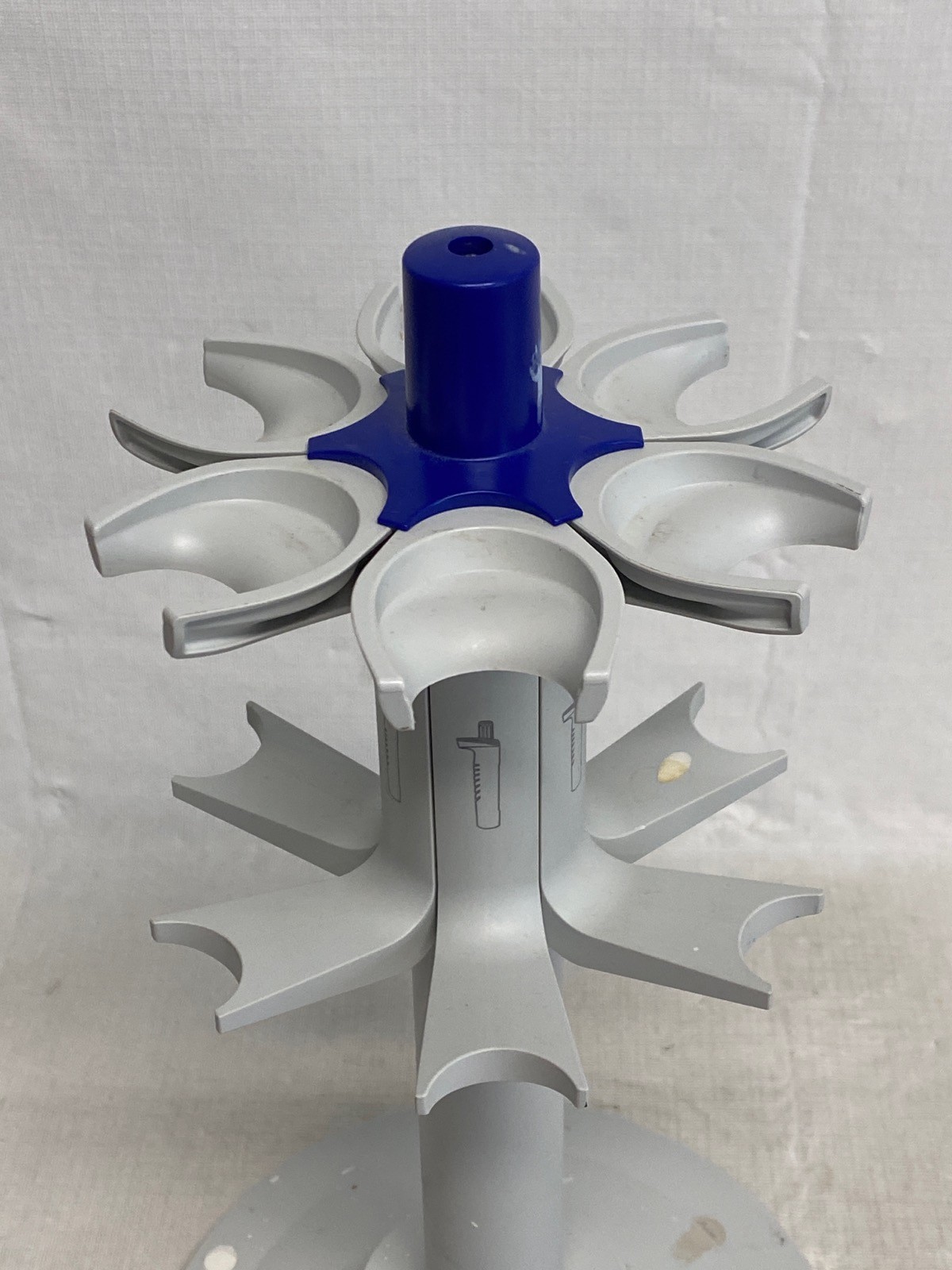 EPPENDORF 6-Place Pipettor Carousel Stand for Reference Pipettes