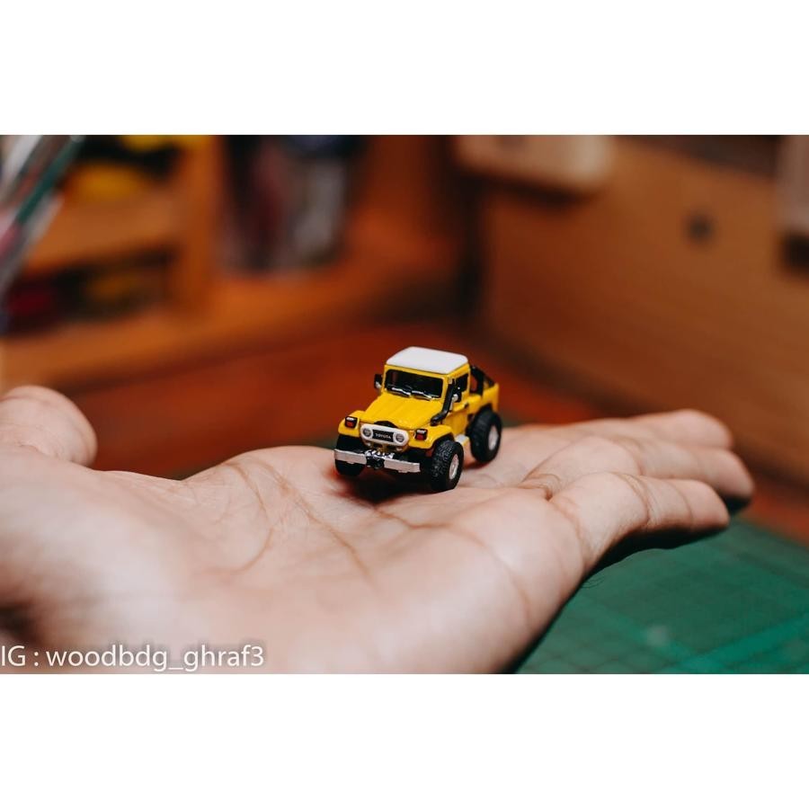1/87 HO Scale Yellow Toyota Land Cruiser FJ40 Miniature Model Car Diorama GIFT