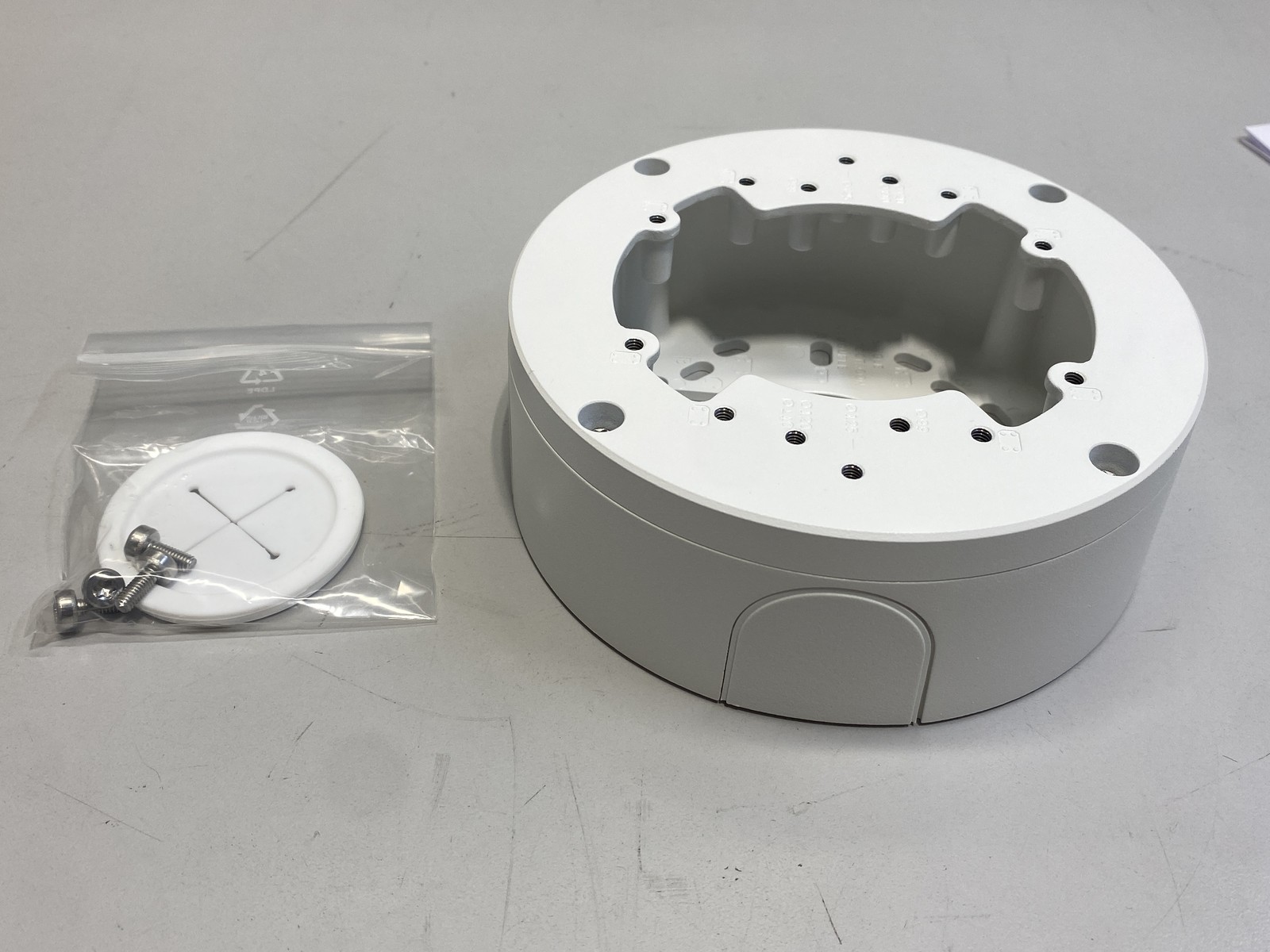 Hanwha Vision SBV-140BW Back box for Dome Cameras