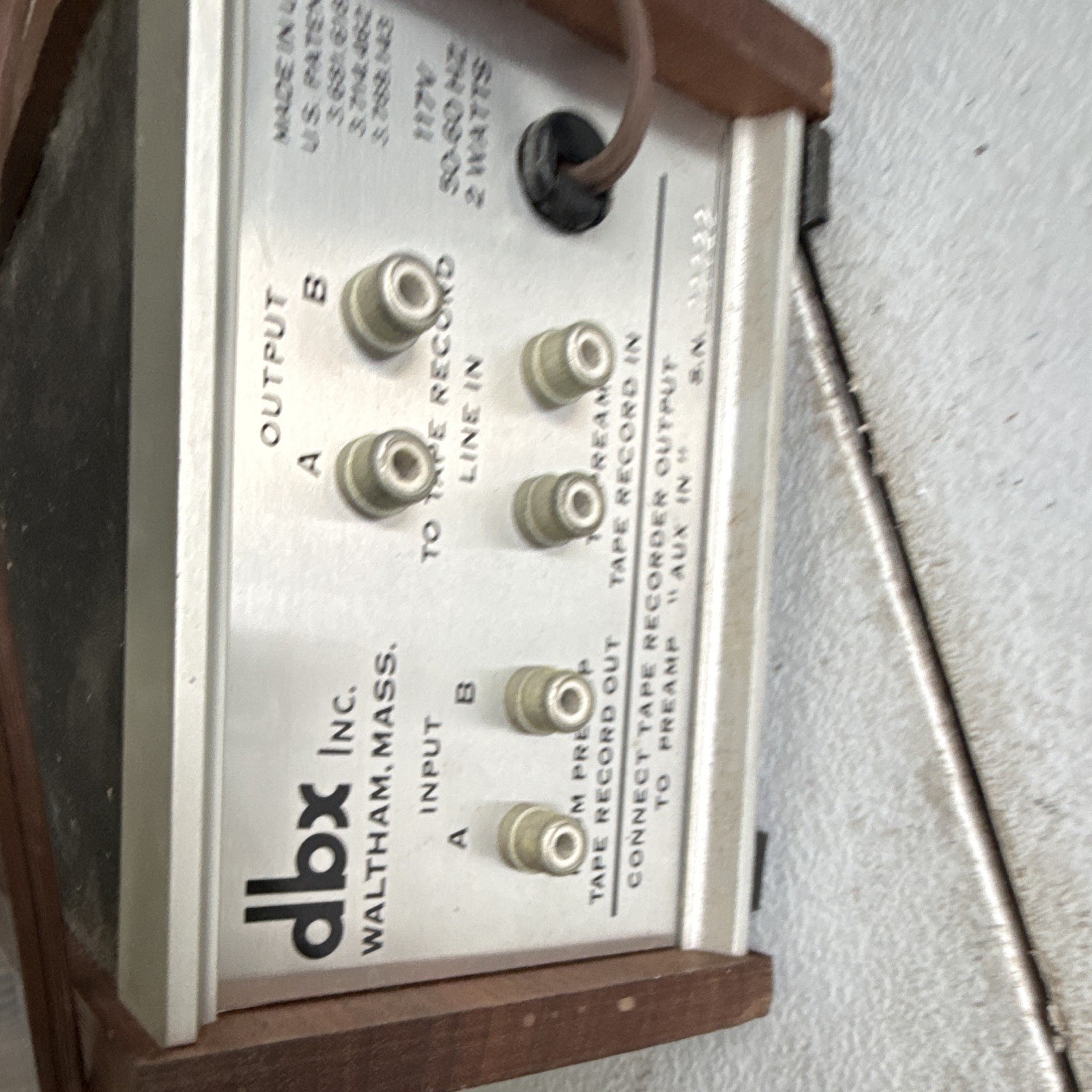 dbx 117 Dynamic Range Processor 2-Channel Analog Compressor w/ RCA I/O