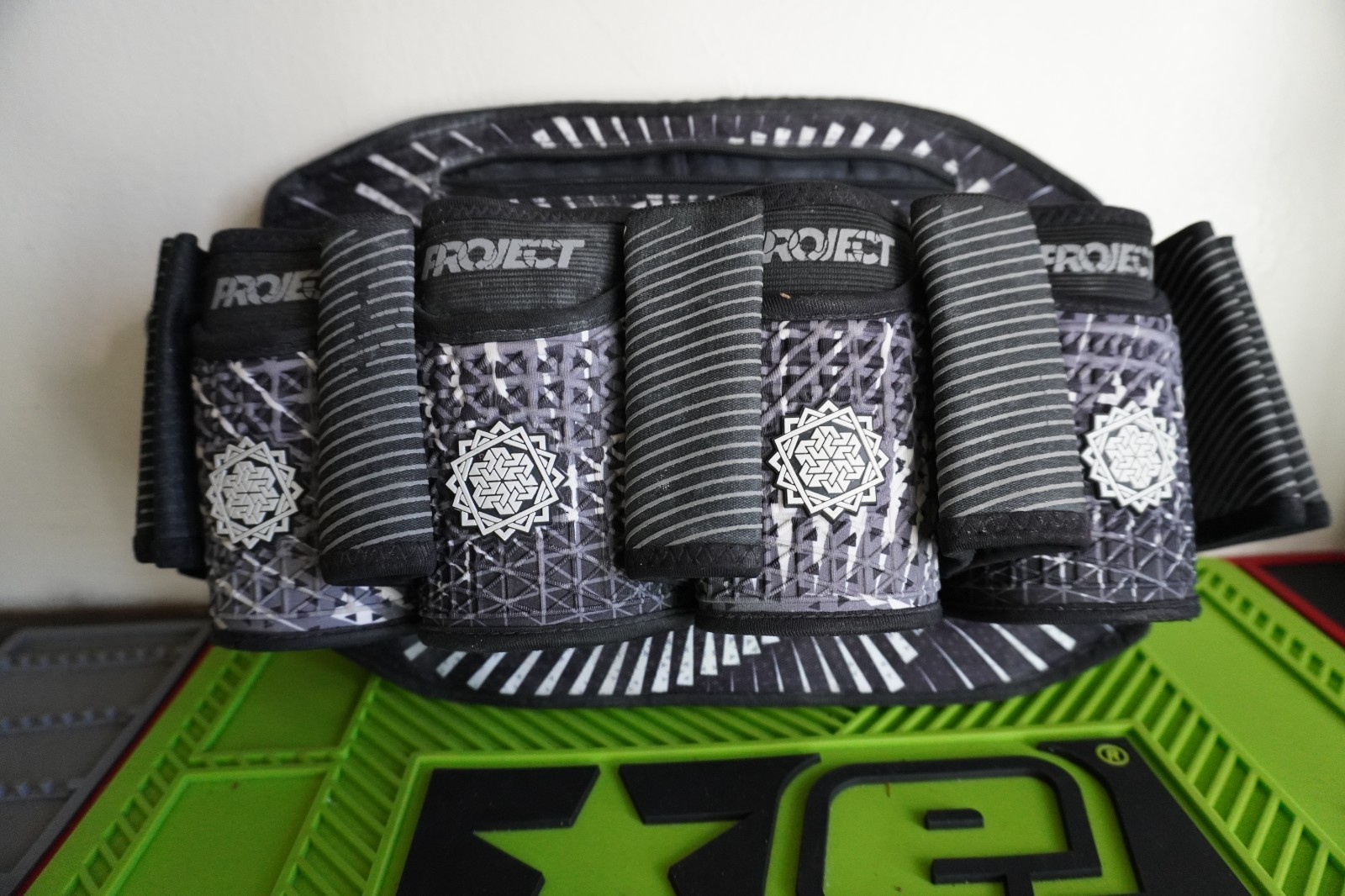 Project Bunkerkings FLY2  Paintball Pod Pack/ Harness - Grayscale