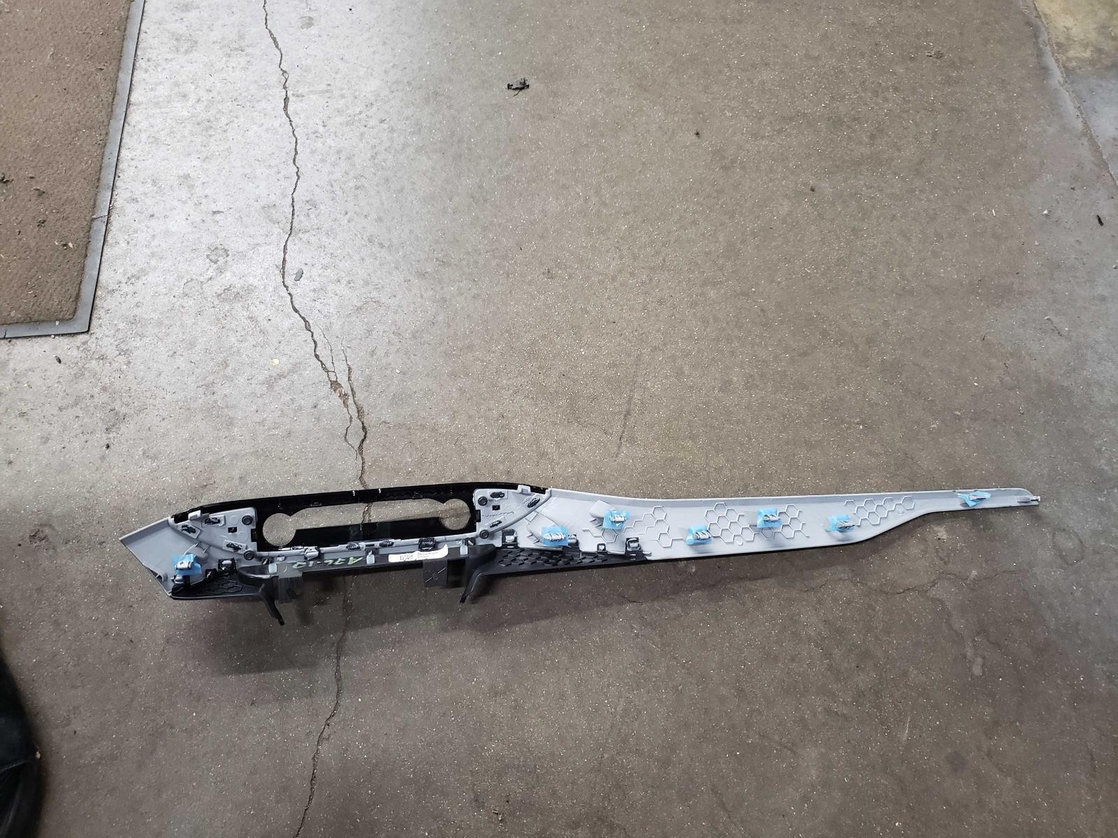 25 ESCAPE Center Right Dash Bezel ID PJ6BS045H93