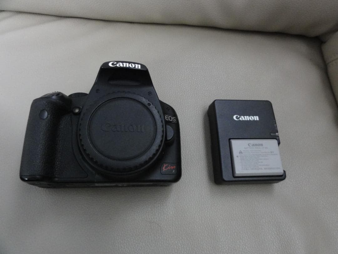 Canon EOS Kiss X3 Digital SLR Camera with EF-S 18-55mm Lens - Japan