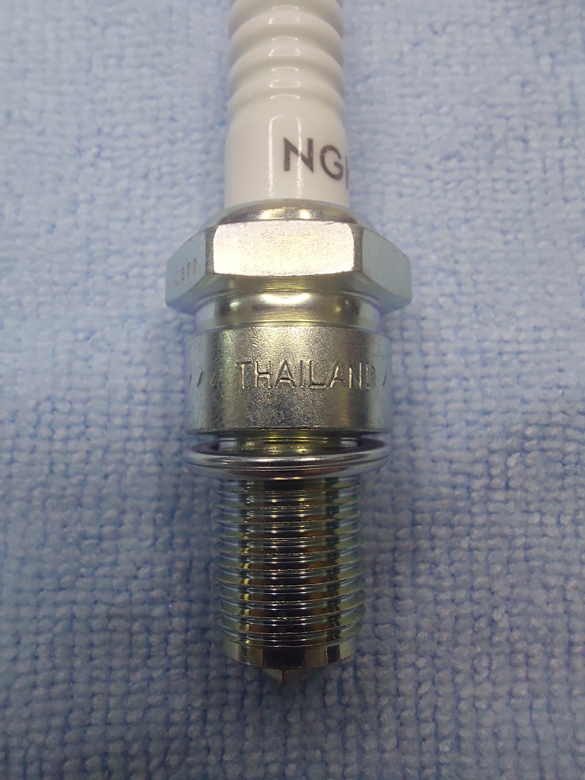 Niterra NGK B8ES Spark Plug 2411