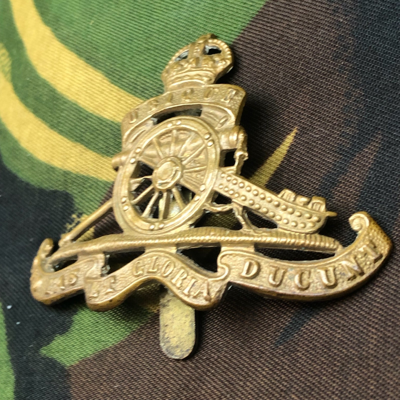 Original WW2 British Army Cap Badge - Royal Artillery
