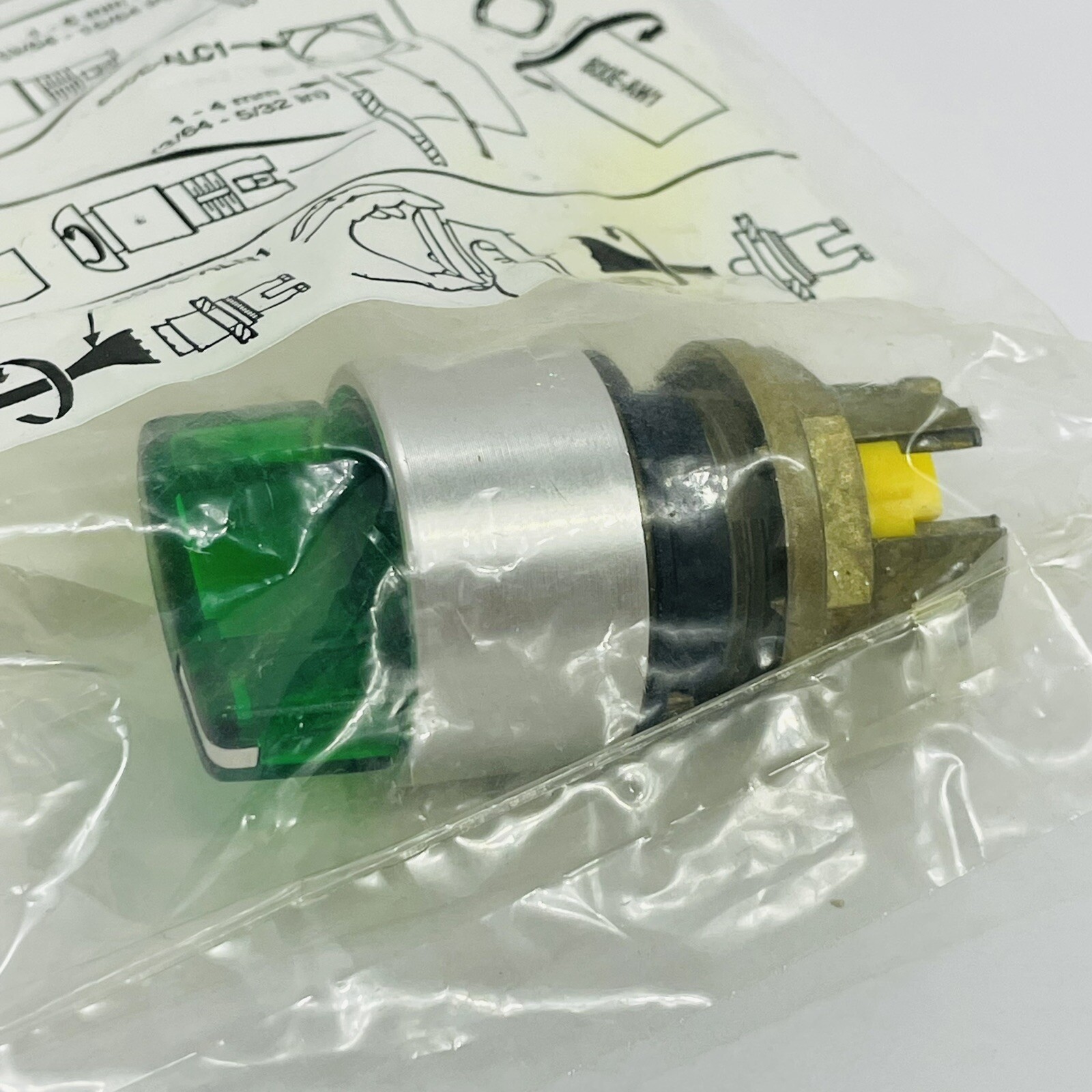 Allen Bradley 800EM-LSM23 Green Illuminated Selector Switch 2 Position ~NEW~