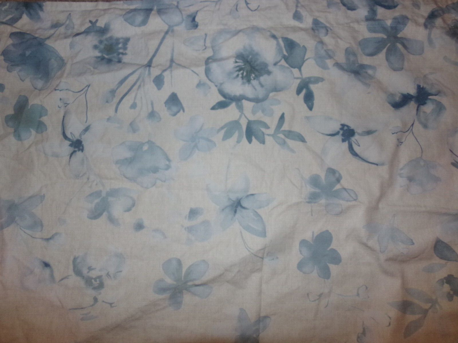 POTTERY BARN FLORAL BLUE LIGHT GRAY SET OF 2 KING PILLOW SHAMS