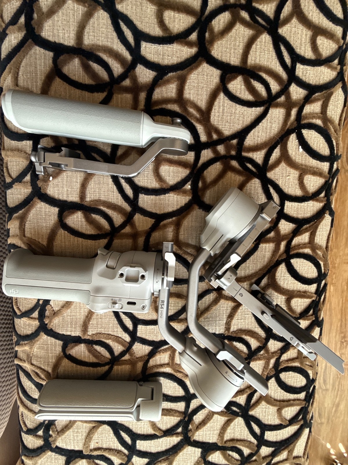 DJI RS 4 Mini Combo 3-Axis Gimbal Stabilizer - Unactivated