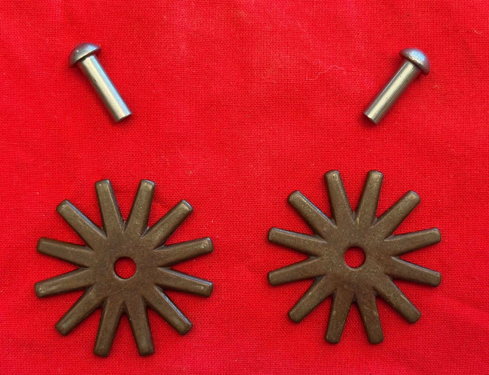 NEW/OLD STOCK  1  5/8" 12-Point Pointed Tooth COWBOY VAQUERO SPUR ROWELS & PINS