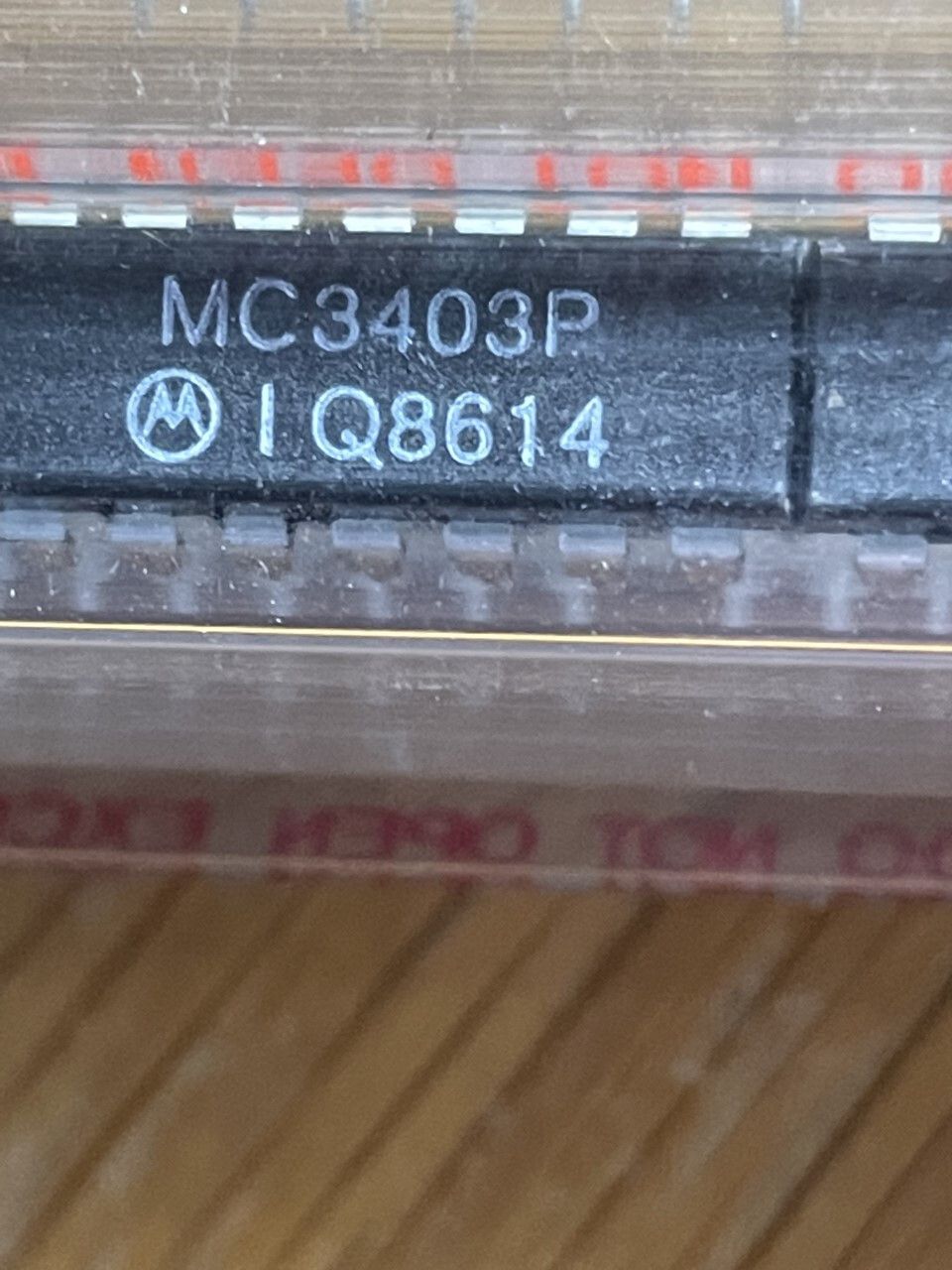 TWO (2) new MOTOROLA MC3403P, QUAD Operational Amp in a 14 pins PDIP package.