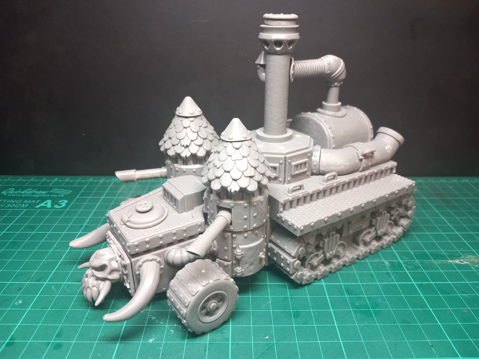 Space Orcs Skull Hammer Battle Wagon transport