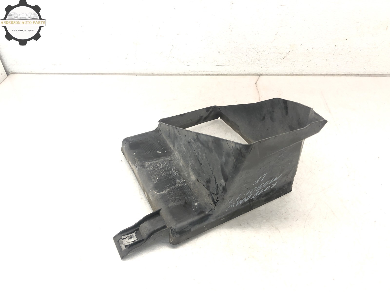 2018-2020 BMW G30 M550i LEFT DRIVER FRONT AUXILIARY RADIATOR AIR DUCT OEM