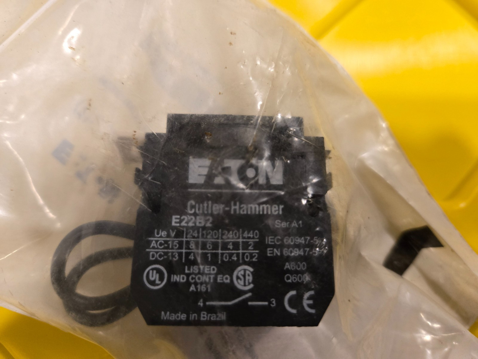 EATON CUTLER HAMMER E22D0C PRESS TEST LIGHT UNIT W/O BULB SERIERS B1     ( NEW )