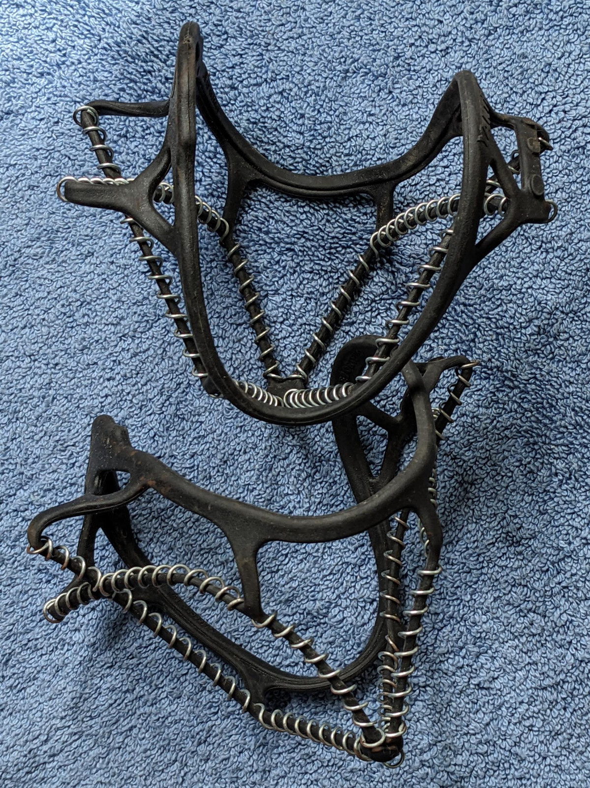 Medium Yaktrax WALK Traction Device Black Winter Snow Ice One Pair