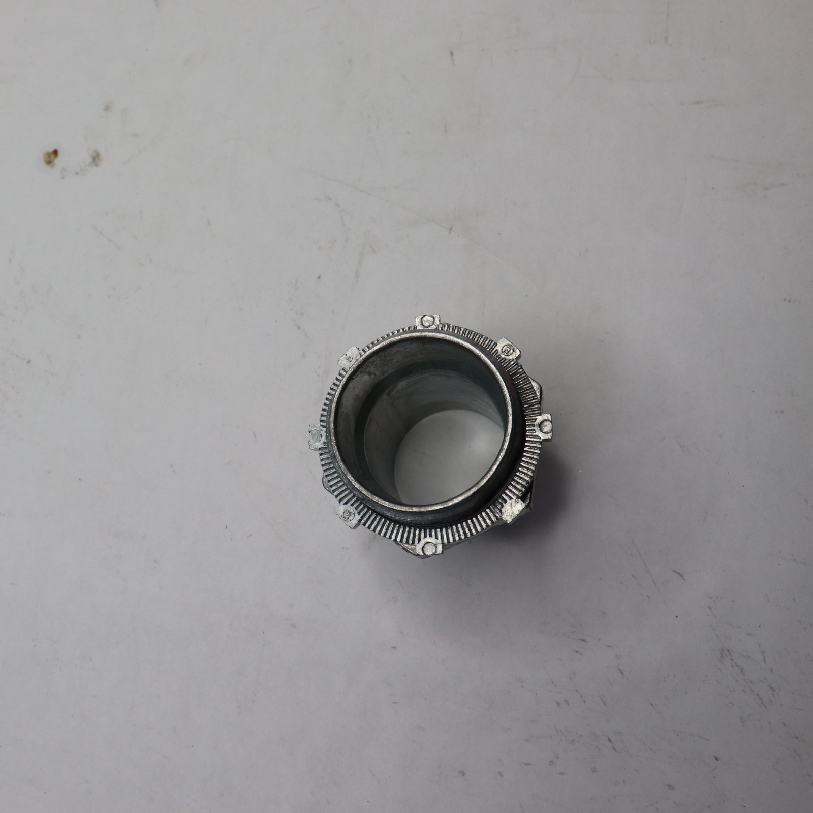 Bridgeport Flexible Metal Conduit Screw-In Connectors 1-1/52" 524-DC2
