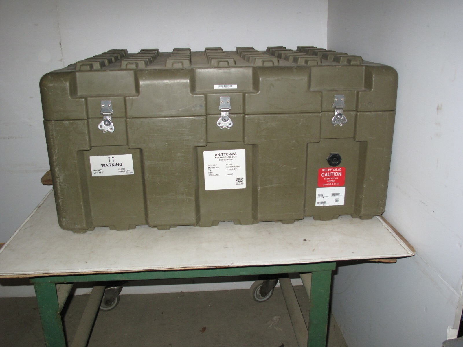 ECS Loadmaster Roto Molded Plastic Hard Case 34x25x17 Hard Equipment