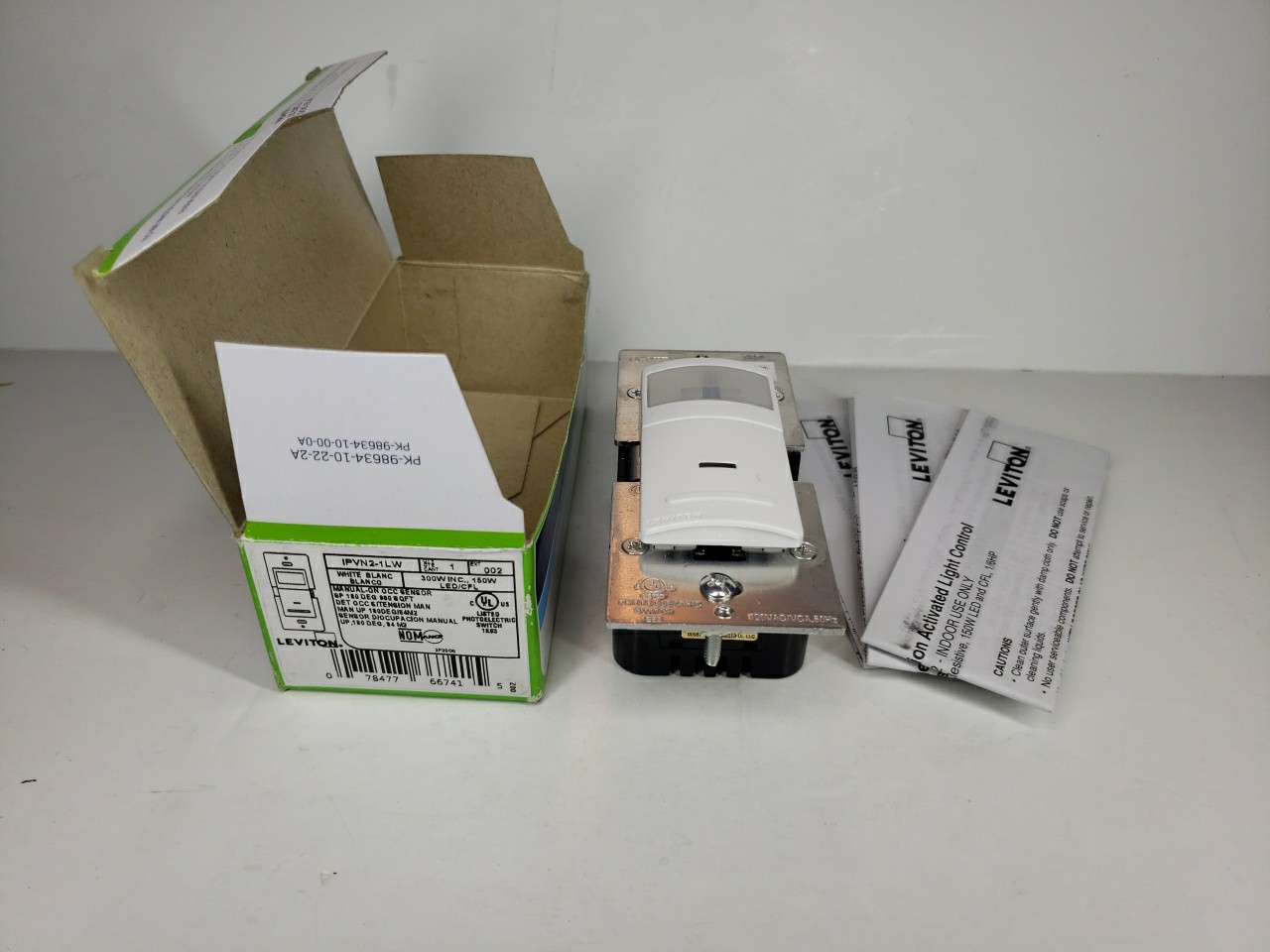 Leviton IPVN2-1LW White Decora Motion Sensor Manual On Wall Box Sensor