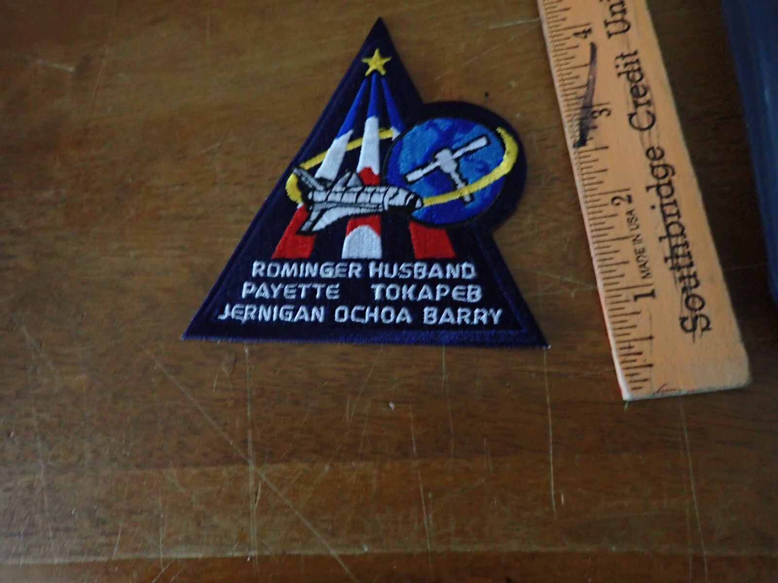 SPACE SHUTTLE MISSION  SPACE PATCH   BX 2 #25