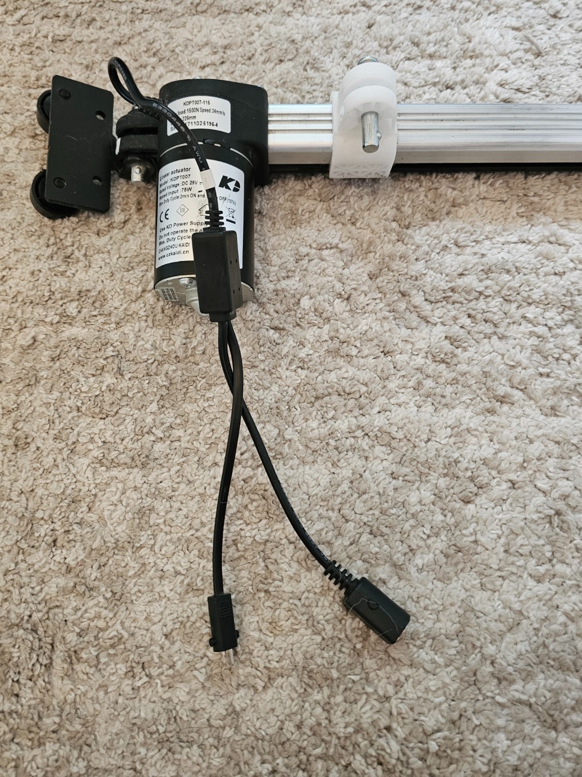KDPT007-115 Linear Actuator 29V DC 226mm Stroke, Control Switch, AC plug, Used