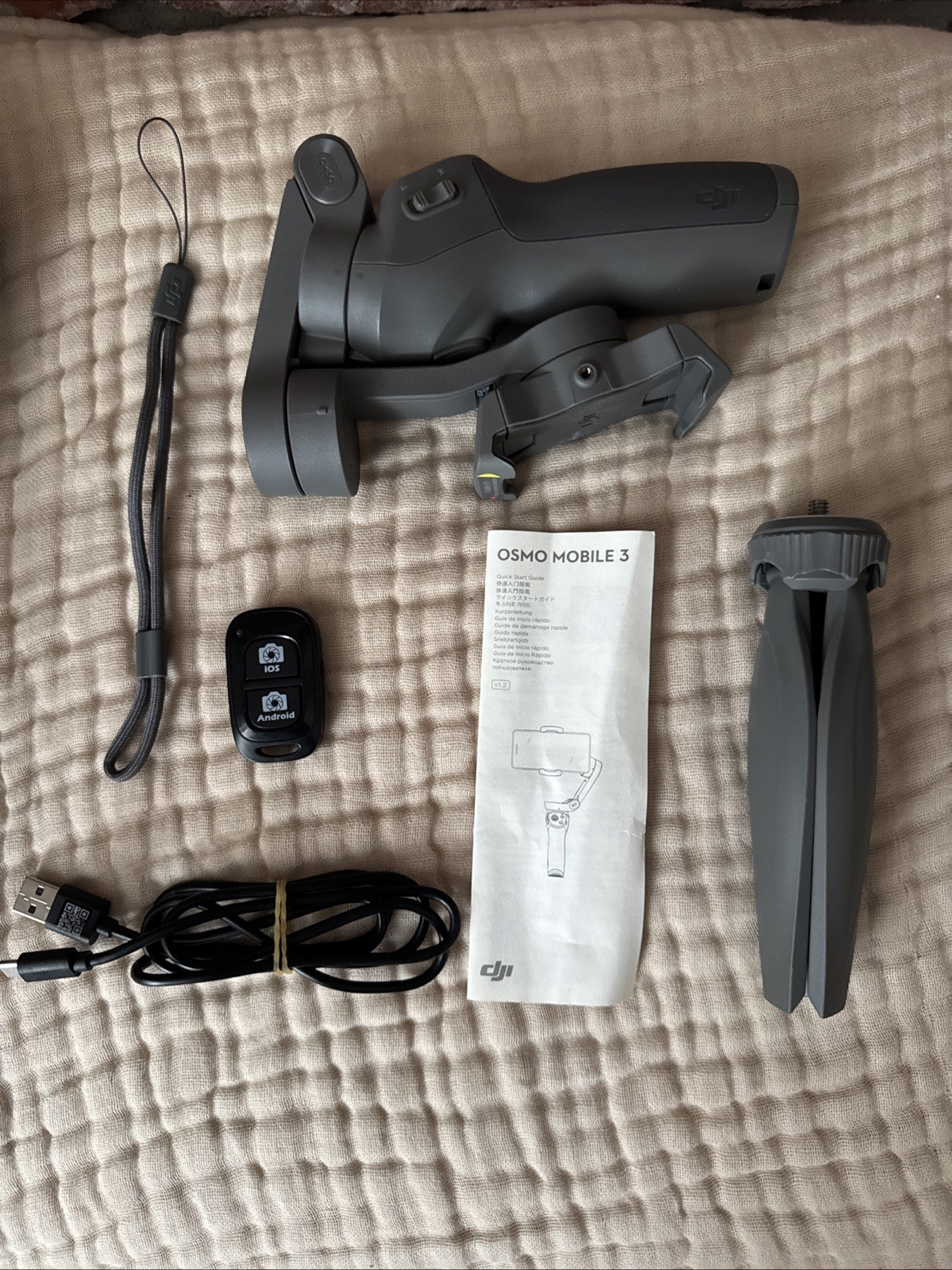 DJI Osmo Mobile 3 - Gimbal Stabilizer PLUS extras