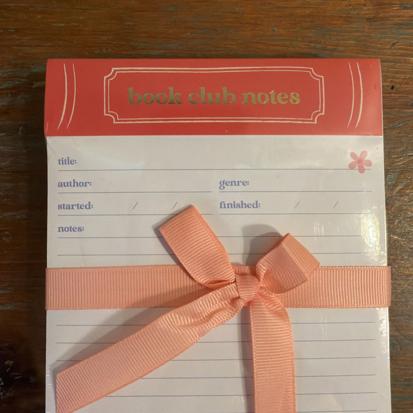 elum book Club notes Notepad With Gold Pen. New With Tags.